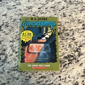 R.L. Stine Goosebumps The Ghost Next Door